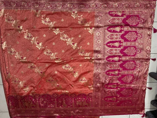 Red_Woven_Traditional_Saree_for_Women