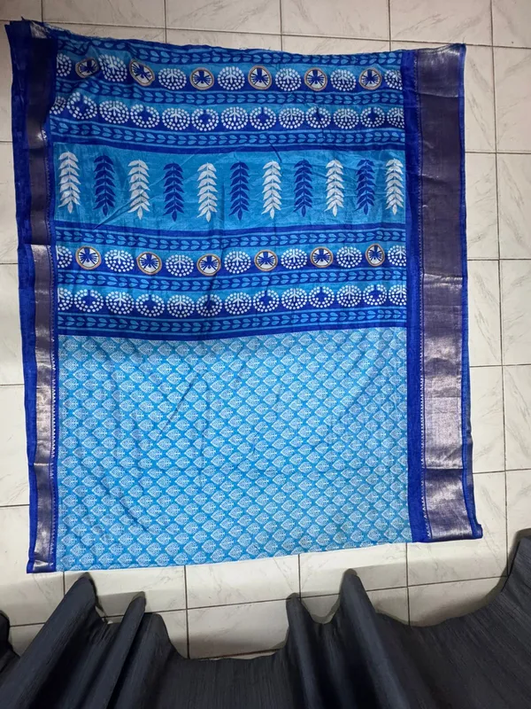 Blue_Printed_Saree_for_Women
