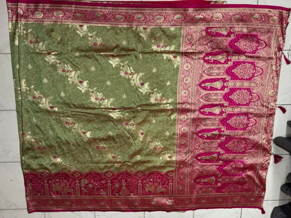 Green_Silk_Traditional_Saree_for_Women
