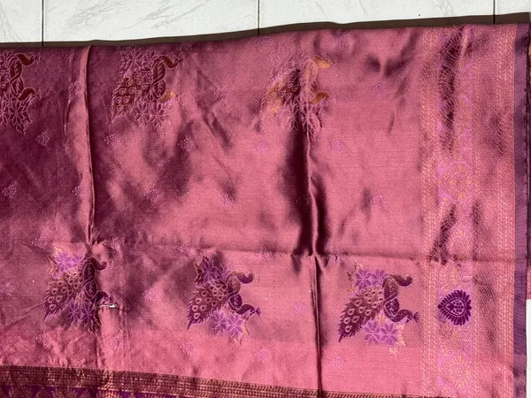 Pink_Woven_Floral_Saree_for_Women