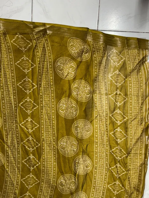 Olive_Woven_Traditional_Saree_for_Women
