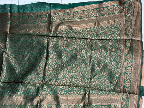 Peach_Silk_Traditional_Saree_for_Women