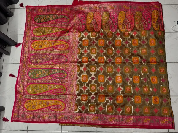 Magenta_Silk_Zari_Saree_for_Women
