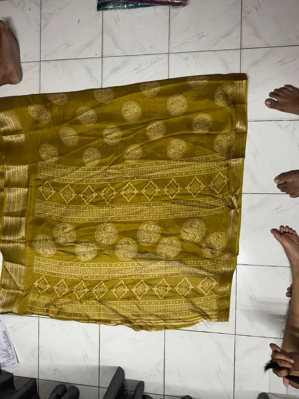 Olive_Woven_Traditional_Saree_for_Women