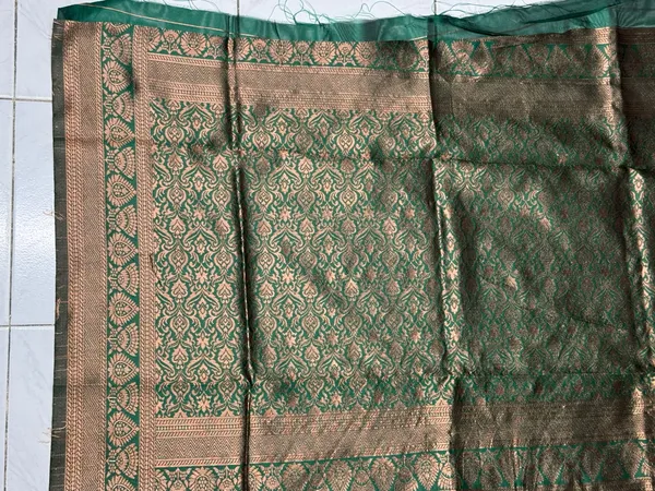 Mustard_Green_Silk_Traditional_Saree_for_Women