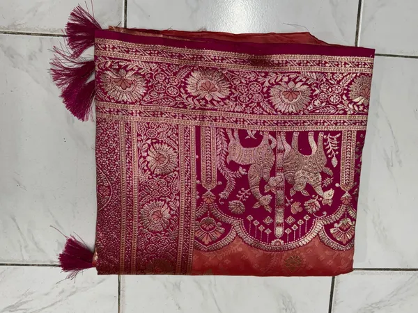 Red_Woven_Traditional_Saree_for_Women