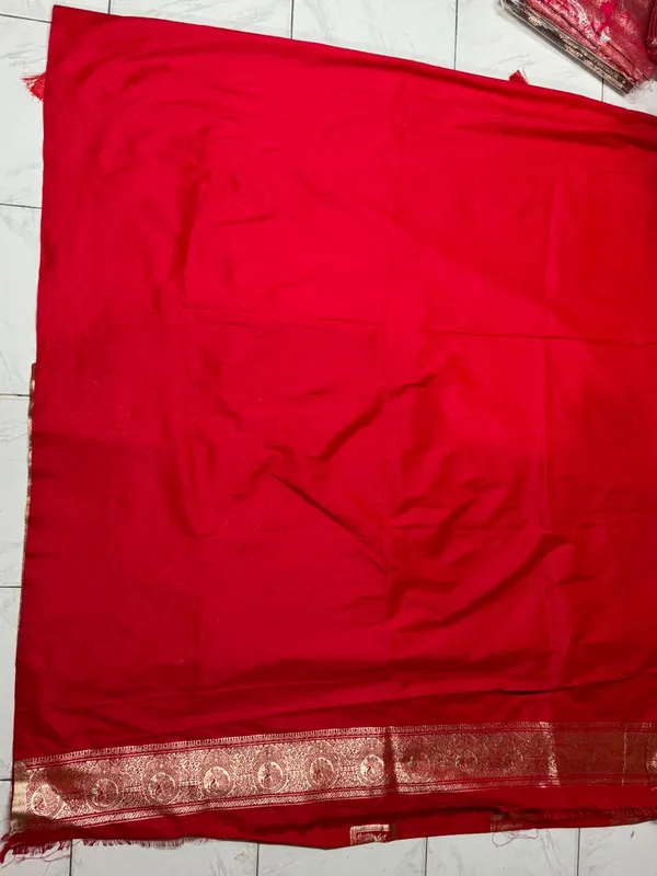 Red_Traditional_Woven_Motif_Saree_for_Women