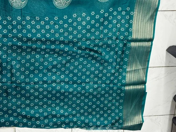 Teal_Printed_Saree_for_Women
