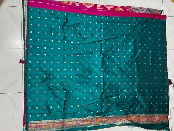 Teal_And_Magenta_Woven_Geometric_Saree_for_Women