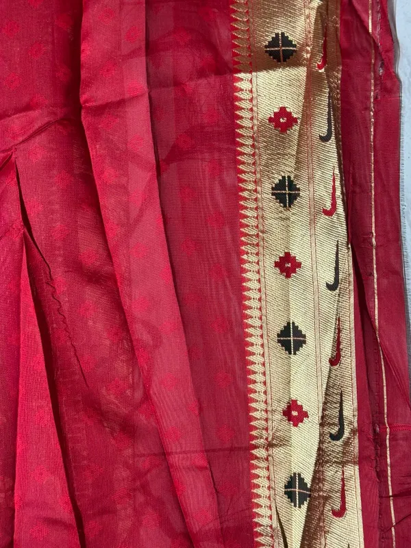 Red_Woven_Traditional_Saree_for_Women