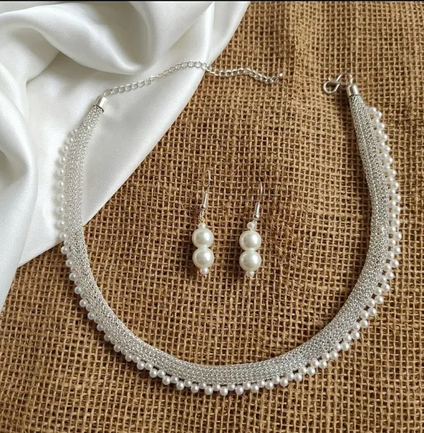 Silver_Pearl_Necklace_And_Earrings_Set_for_Women