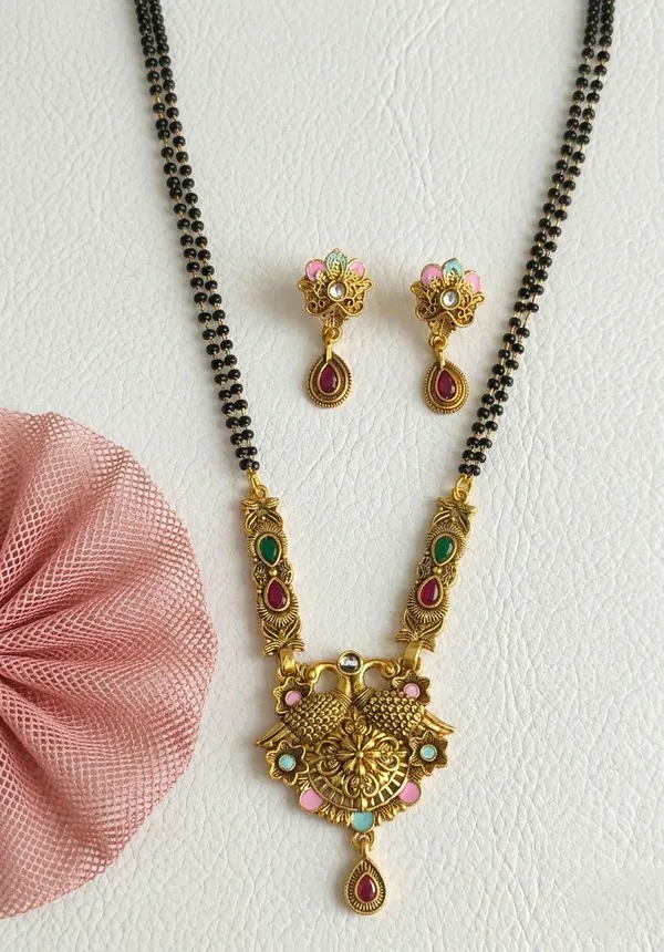 Black_Beaded_Traditional_Necklace_Set_For_Women