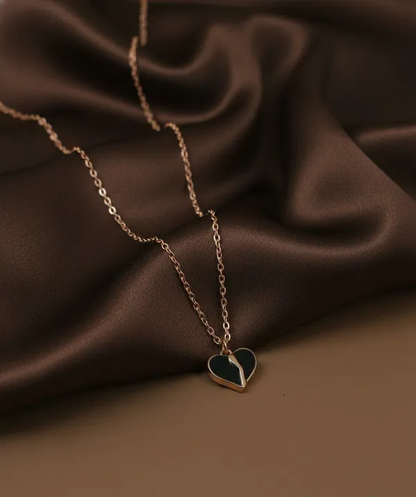 Gold_Tone_Heart_Pendant_Necklace_for_Women