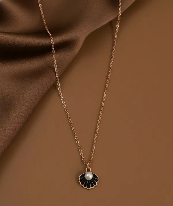 Gold_Tone_Shell_Pearl_Pendant_Necklace_for_Women