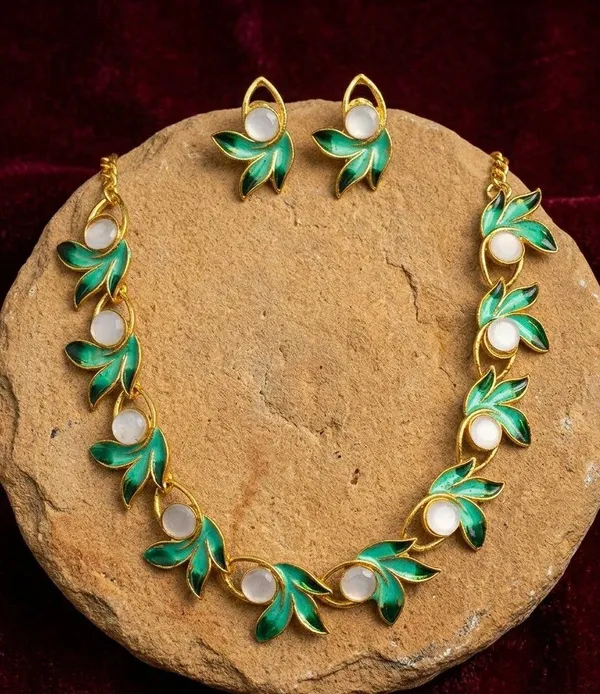 Green_Gold_Tone_Floral_Necklace_Set_for_Women