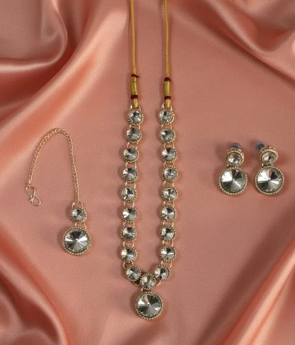 Gold_Toned_Traditional_Jewellery_Set_for_Women