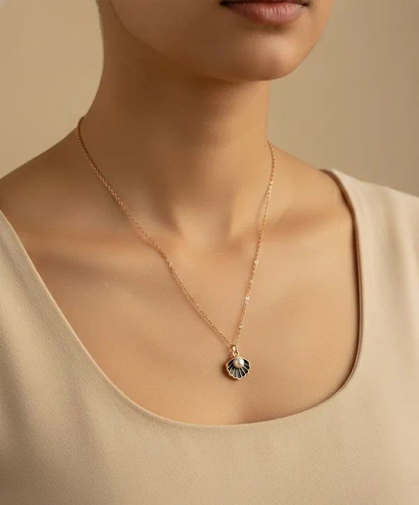 Gold_Tone_Shell_Pearl_Pendant_Necklace_for_Women