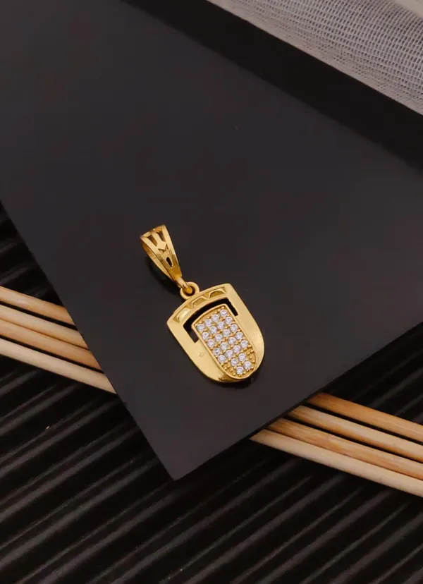 Gold_Tone_Stone_Studded_Pendant_for_Women