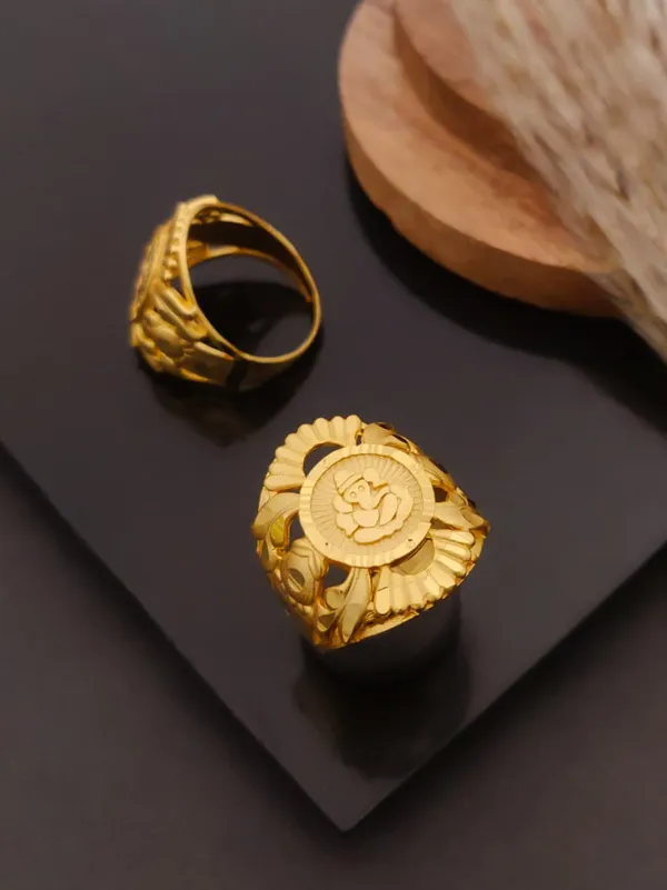 Gold_Tone_Floral_Statement_Ring_for_Unisex