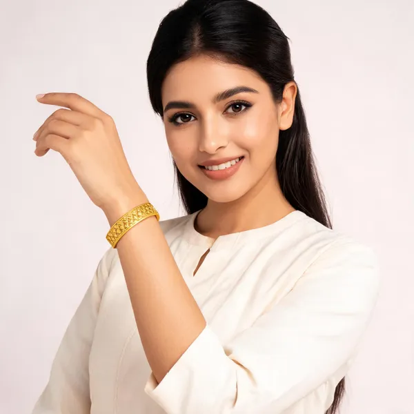 Gold_Alloy_Geometric_Textured_Bangle_For_Women