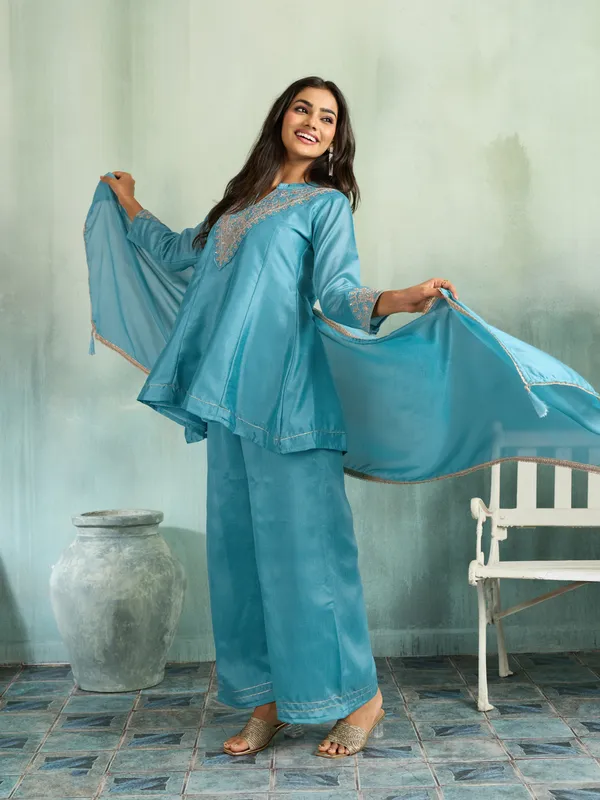 Blue_Cotton_Silk_Straight_Embroidered_Kurta_Set_For_Women