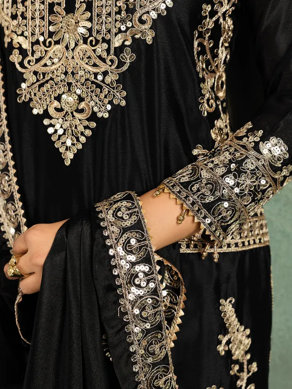 Black_Cotton_Silk_Straight_Embroidered_Kurta_Set_For_Women