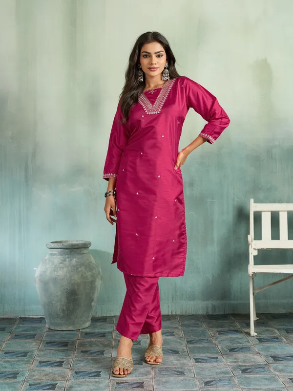 Magenta_Cotton_Silk_Straight_Embroidered_Kurta_Set_With_Dupatta_For_Women