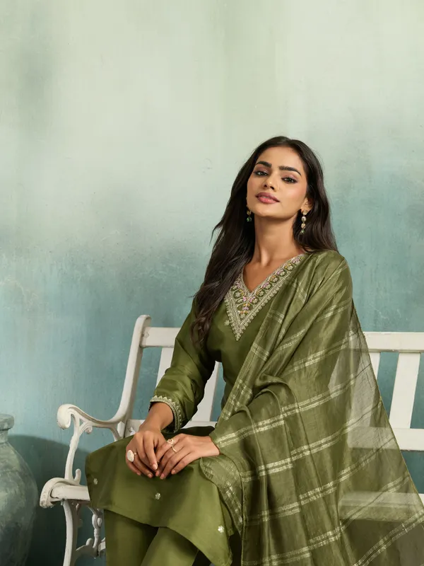 Olive_Green_Cotton_Silk_Straight_Embroidered_Kurta_Set_For_Women
