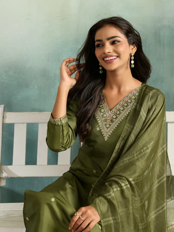 Olive_Green_Cotton_Silk_Straight_Embroidered_Kurta_Set_For_Women