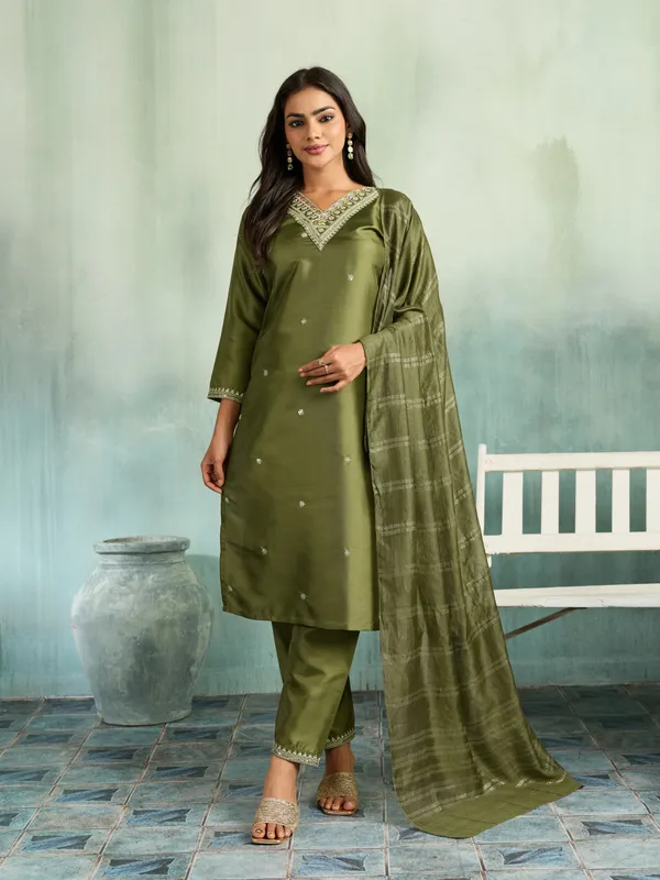 Olive_Green_Cotton_Silk_Straight_Embroidered_Kurta_Set_For_Women