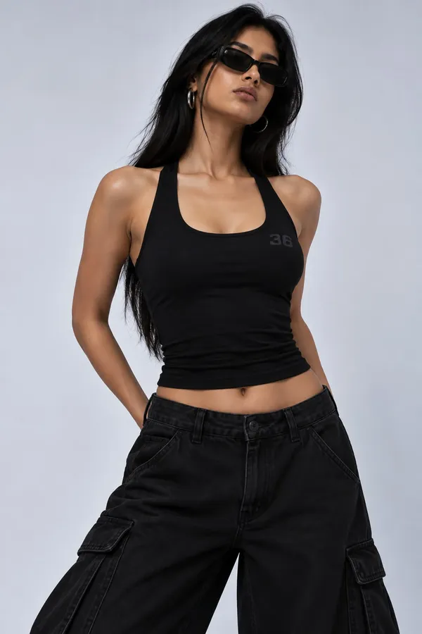 Black_Sleeveless_Fitted_Tank_Top_for_Women