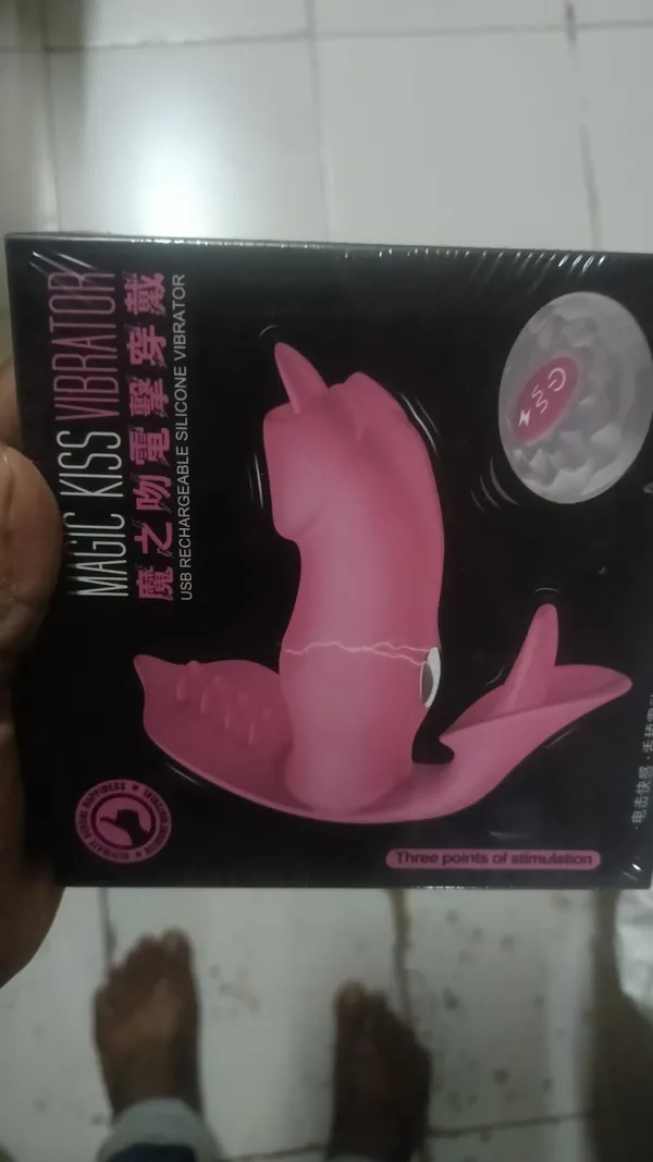Magic_Kiss_Rechargeable_Silicone_Vibrator_–_Pink_3-Point_Stimulation_Adult_Pleasure_Massager