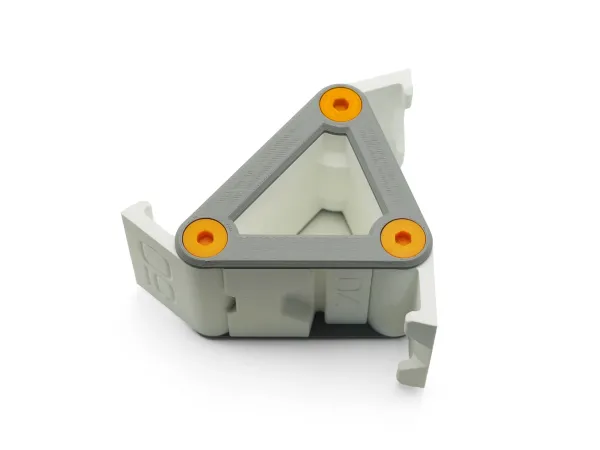 Pyramid_Peak_Phone_Stand