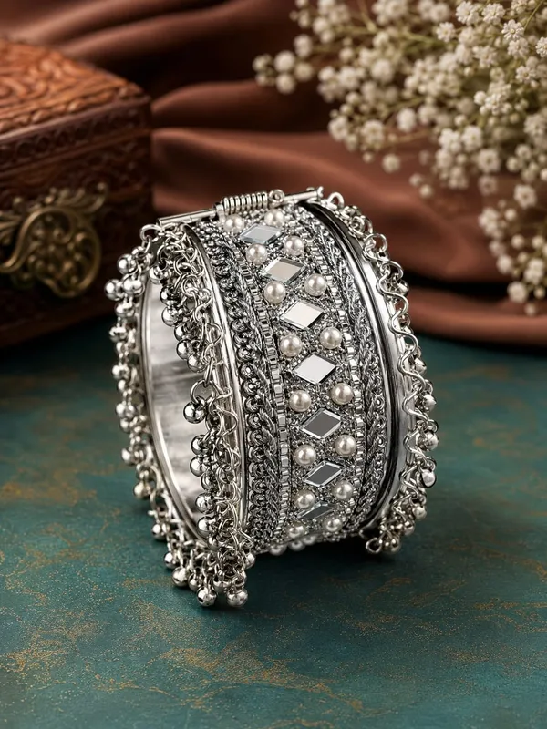 Silver_Tone_Embellished_Bangle_For_Women