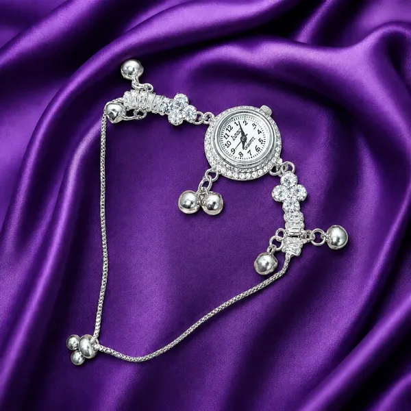 Silver_Analog_Bracelet_Watch_For_Women