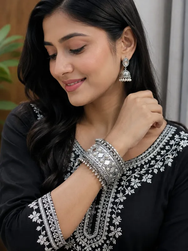 Silver_Tone_Embellished_Bangle_For_Women