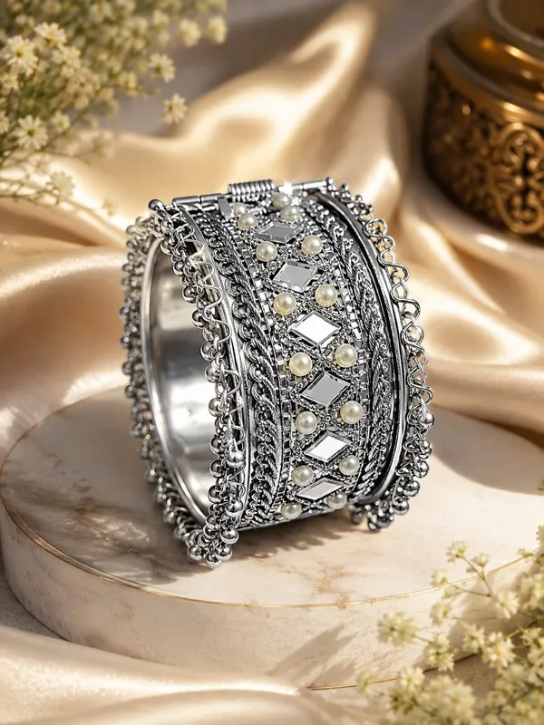 Silver_Tone_Embellished_Bangle_For_Women
