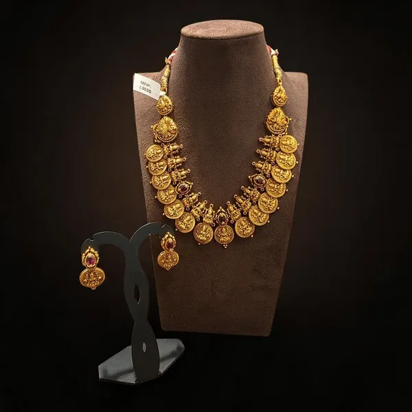 Golden_Brass_Antique_Lakshmi_Ruby_Stone_Kaasu_Necklace_Set_For_Women