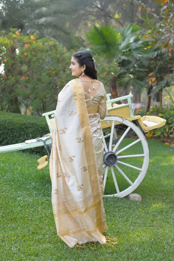 Off_White_Assam_Silk_Woven_Animal_Motif_Saree_For_Women