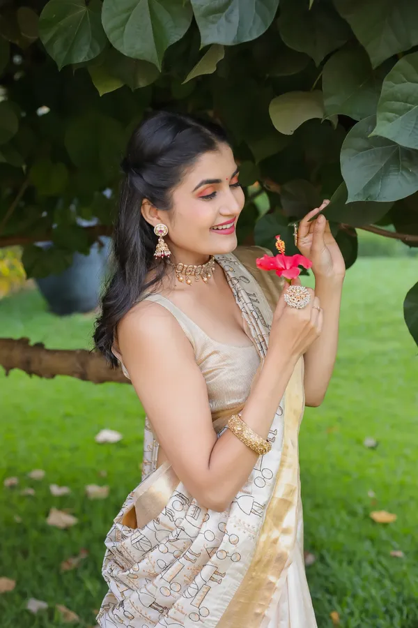 Off_White_Assam_Silk_Tribal_Woven_Design_Saree_For_Women