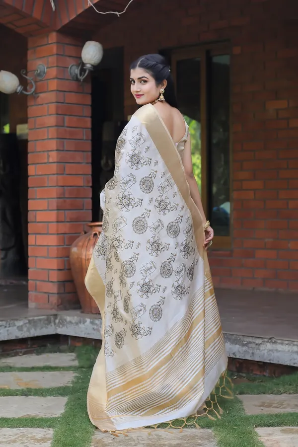 Off_White_Assam_Silk_Woven_Wheel_Motif_Saree_For_Women