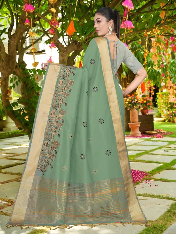 Deep_Green_Matka_Silk_Forest_Scene_Motif_Saree_For_Women