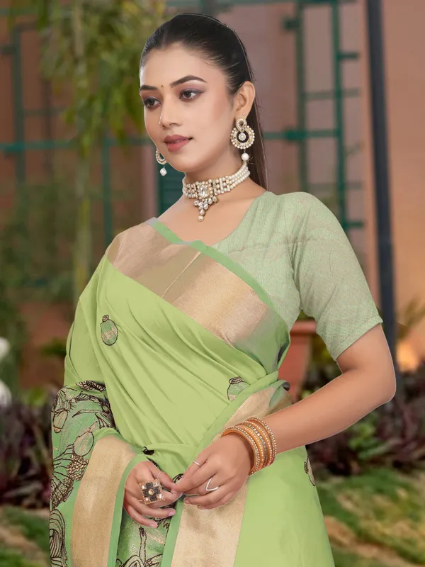 Light_Green_Matka_Silk_Folk_Women_Motif_Saree_For_Women