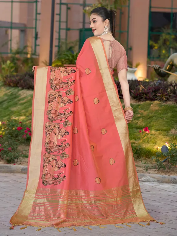 Coral_Pink_Matka_Silk_Folk_Women_Motif_Saree_For_Women