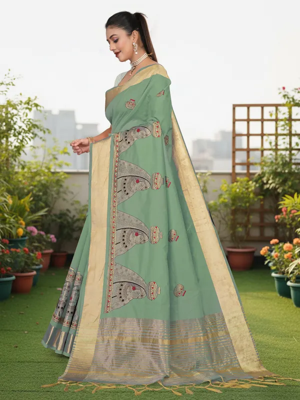 Deep_Green_Matka_Silk_Portrait_Motif_Saree_For_Women