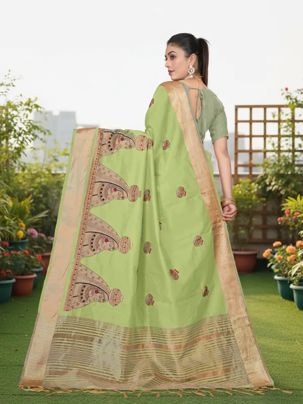 Light_Green_Matka_Silk_Portrait_Motif_Saree_For_Women