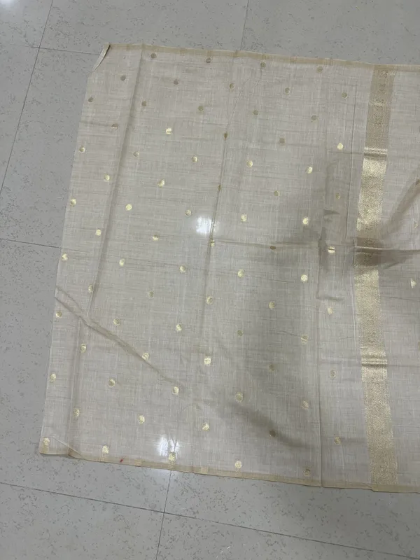Cream_Tissue_Woven_Saree_With_Zari_Border_for_Women