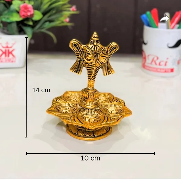 Gold_Tone_Traditional_Deity_Design_Diya_Lamp