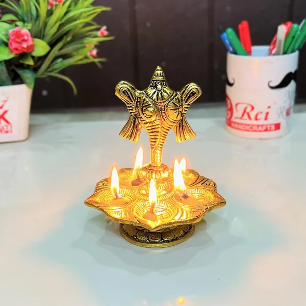 Gold_Tone_Traditional_Deity_Design_Diya_Lamp