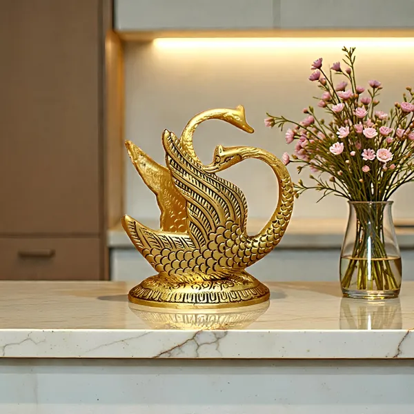 Gold_Finish_Swan_Decorative_Figurine